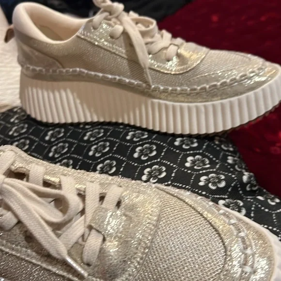 Dolce Vita Gold and White Platform Sneakers NEW Sz 8 - Picture 5 of 10